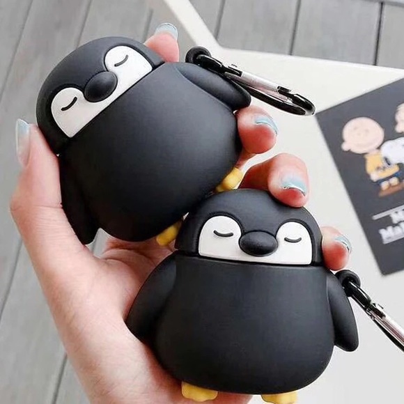 💜AIRPOD PENGUIN CASE - Picture 2 of 3